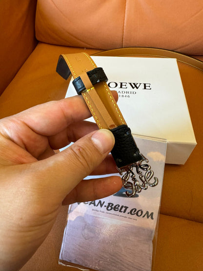 Cinto fino de couro Anagram da Loewe