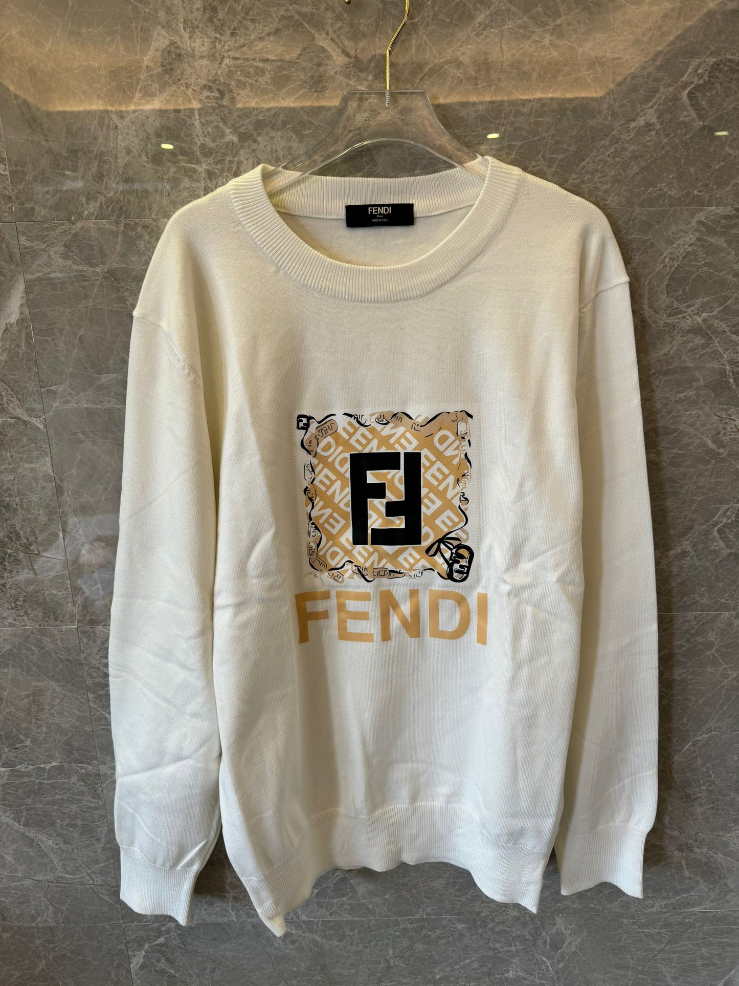 Sudadera blanca con estampado del logotipo de Fendi