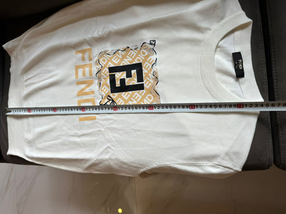 Sudadera blanca con estampado del logotipo de Fendi