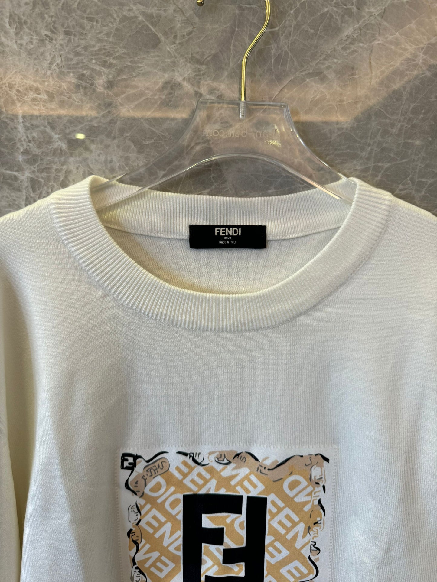 Sudadera blanca con estampado del logotipo de Fendi