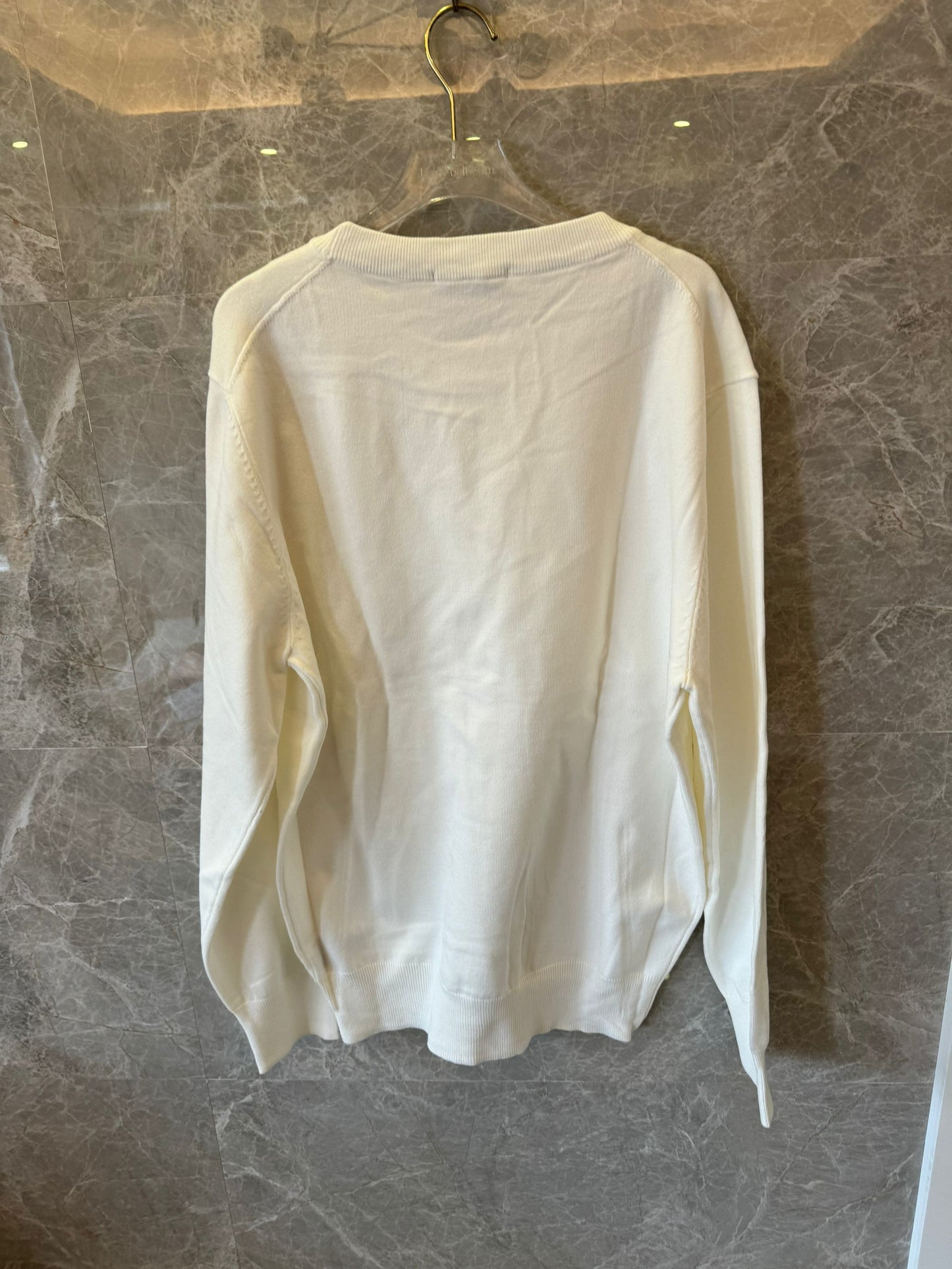 Sudadera blanca con estampado del logotipo de Fendi