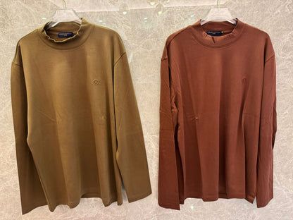 Camisetas minimalistas de manga larga de Louis Vuitton en marrón y caqui