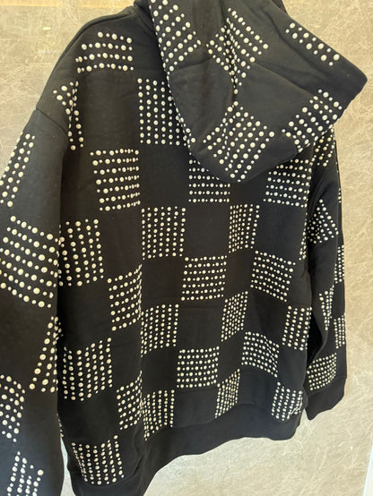 Sudadera con capucha a cuadros negra de Louis Vuitton con detalle de tachuelas