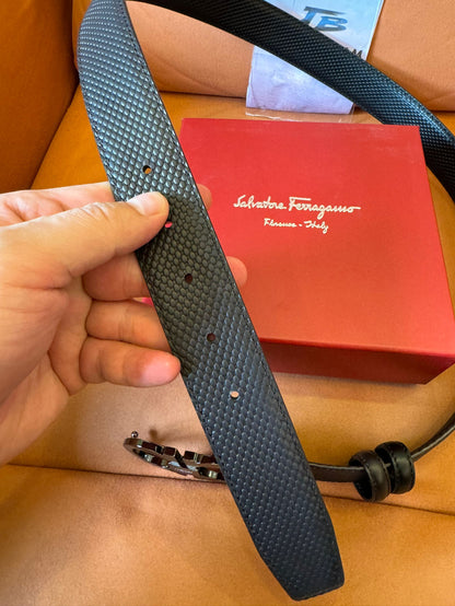 Cinturón de piel texturizada negra Gancini de Salvatore Ferragamo