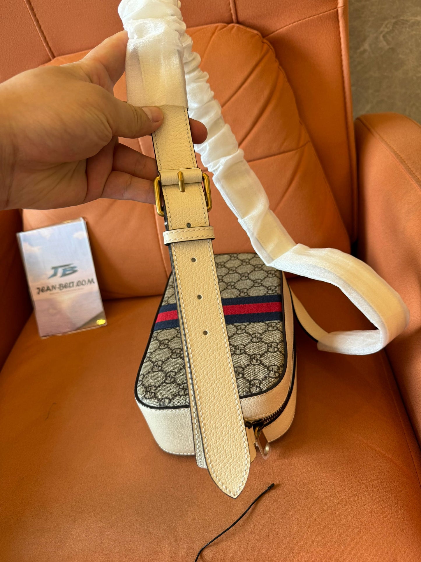 Sac photo Gucci gg supreme monogram en cuir de veau texturé petit ophidia beige ébène