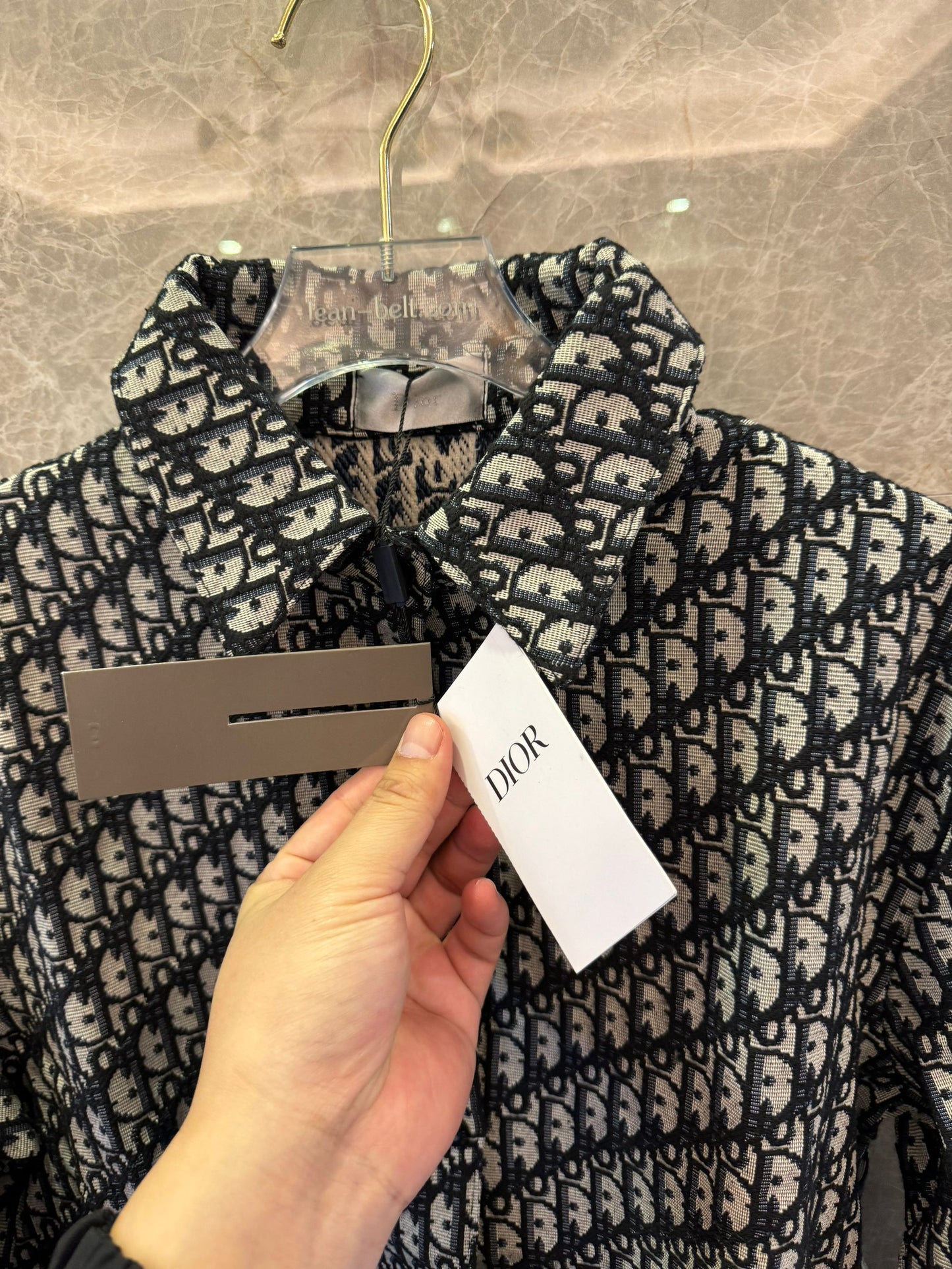 Camisa monograma Dior em preto e branco clássico
