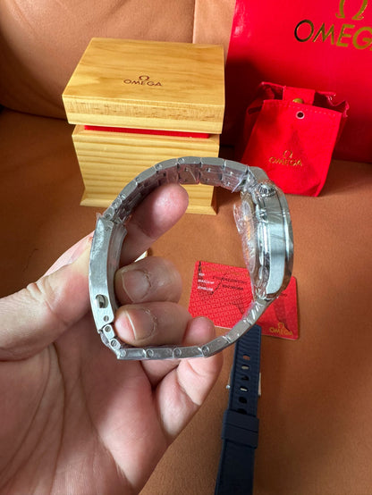 Cronómetro maestro coaxial Omega Seamaster Diver 300M