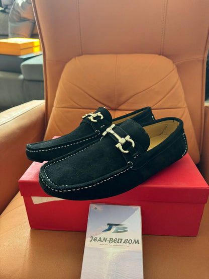 Mocasines negros de ante para hombre de Salvatore Ferragamo