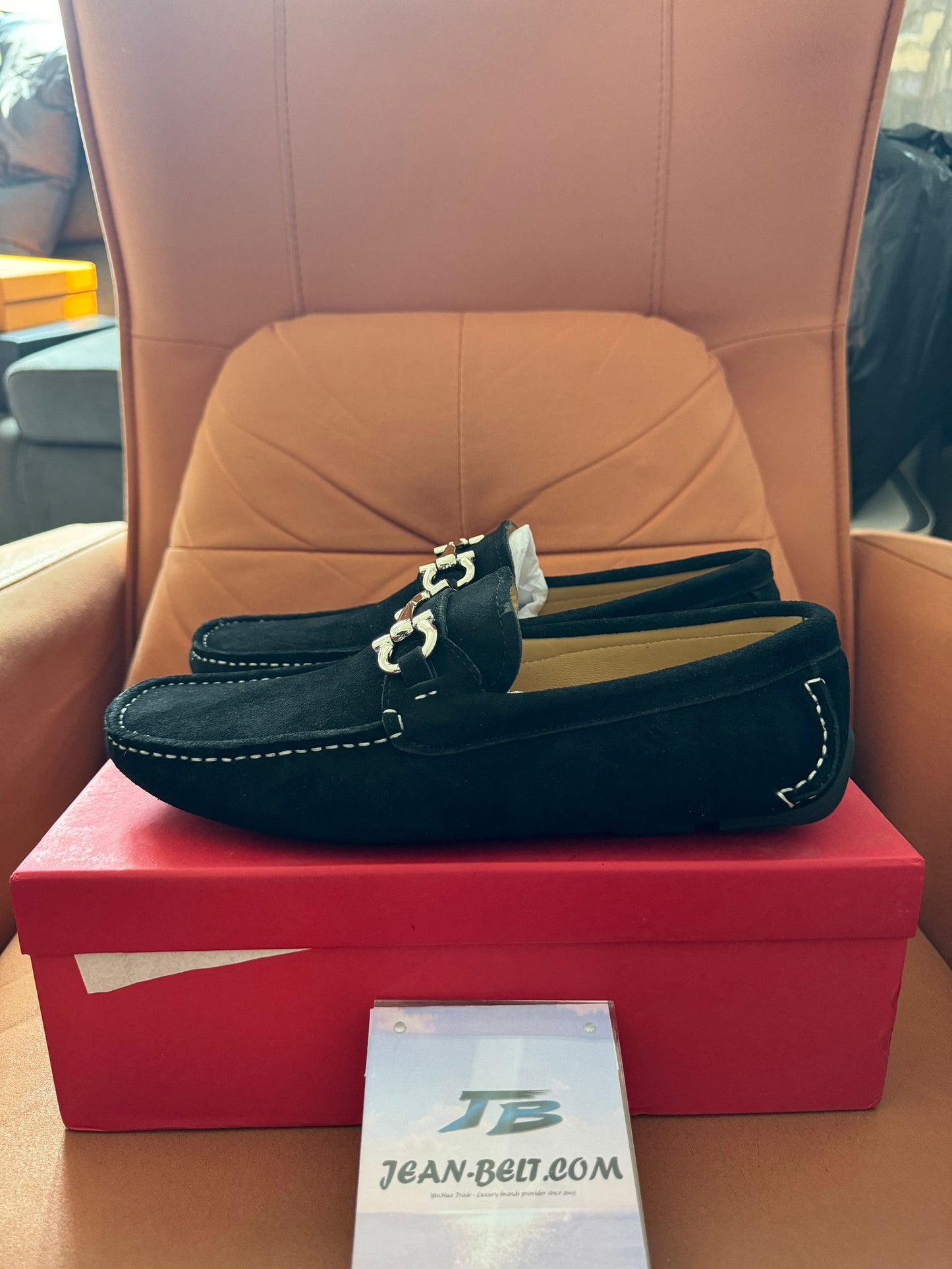 Mocasines negros de ante para hombre de Salvatore Ferragamo