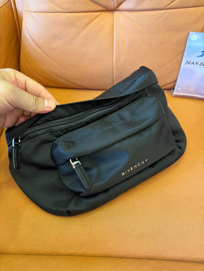 Sac banane Givenchy essentiel u