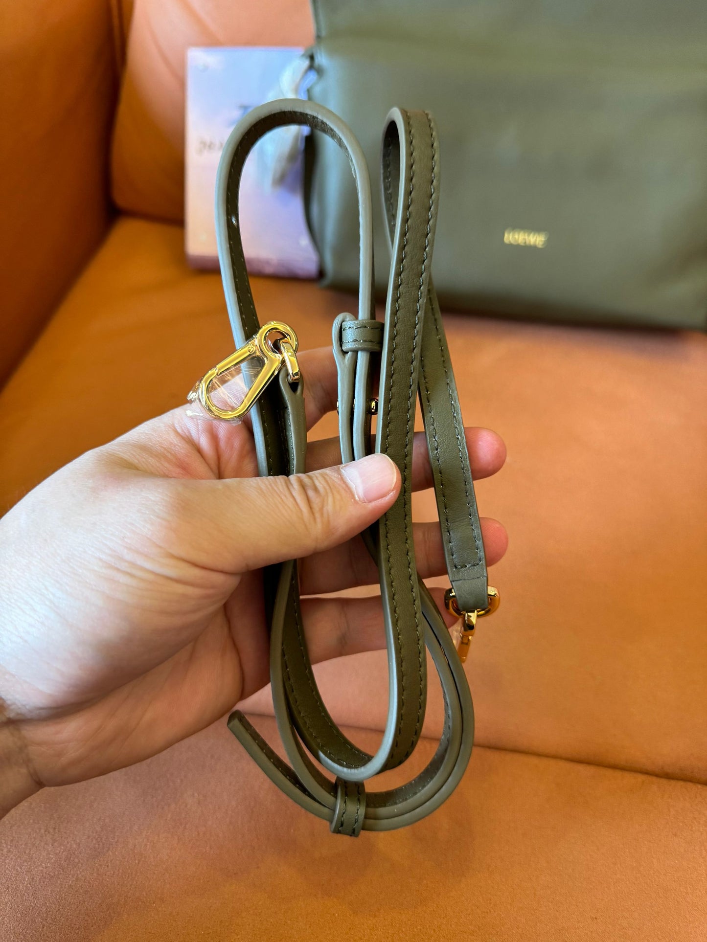 Bolso de mano de piel con nudo flamenco de Loewe