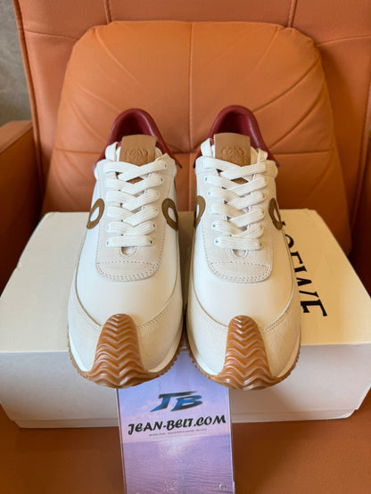 Zapatillas deportivas Loewe de piel y ante con detalle de anagrama característico