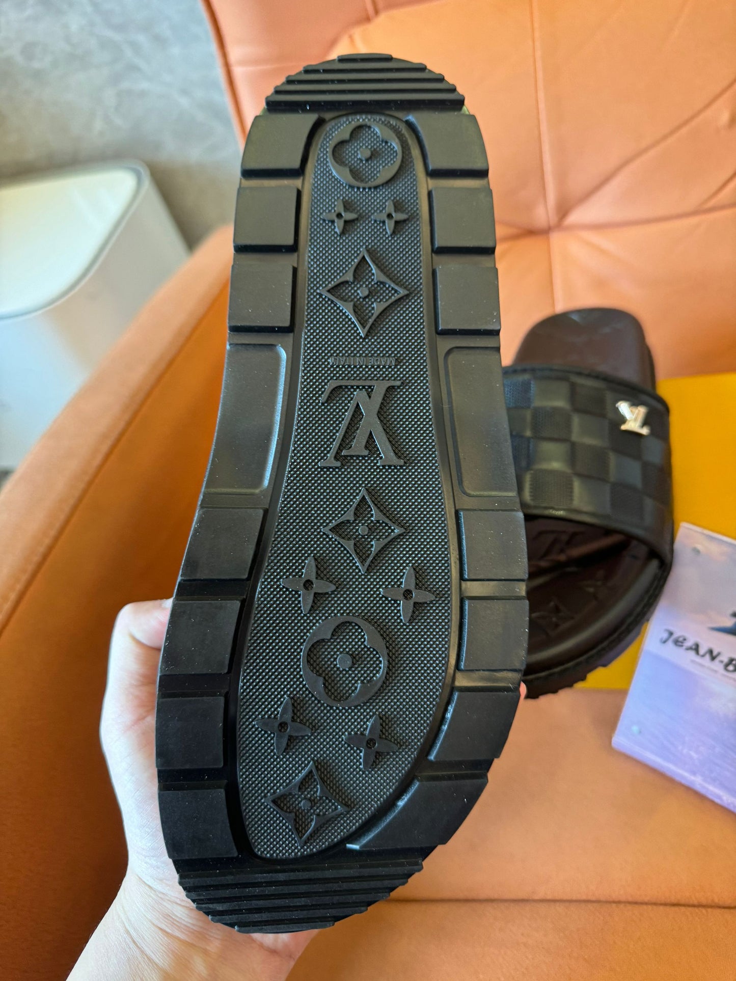 Slides Louis Vuitton Waterfront em preto damier
