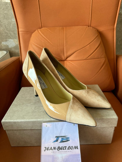 Sandálias de salto alto Jimmy Choo, com detalhes em couro, salto agulha