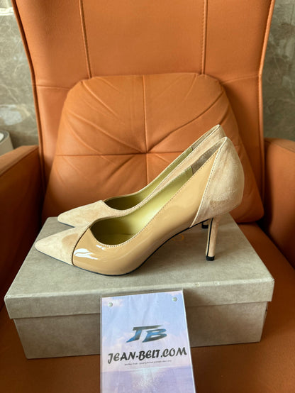 Sandálias de salto alto Jimmy Choo, com detalhes em couro, salto agulha