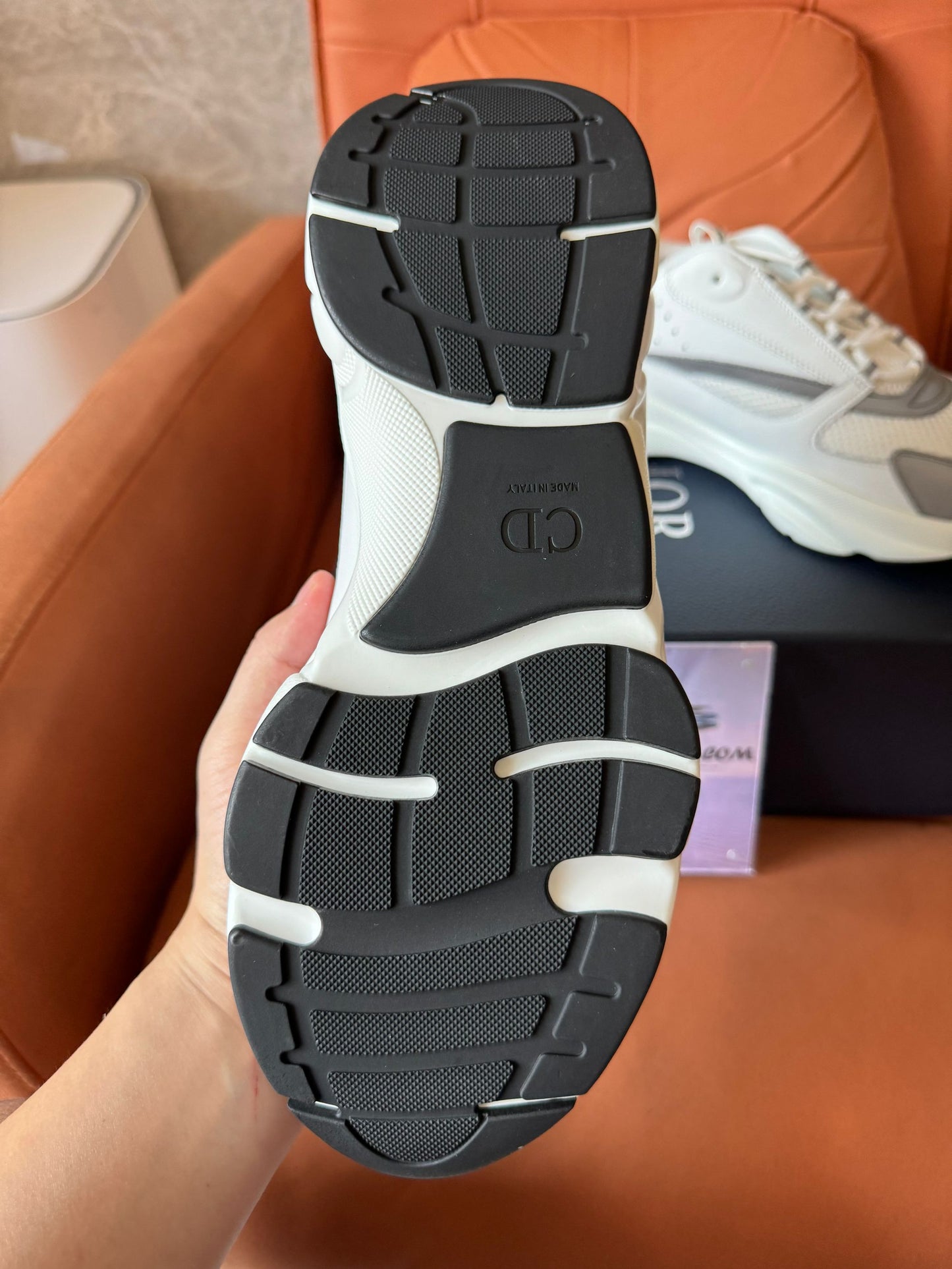 Tênis Dior B22 em malha e couro – branco/cinza