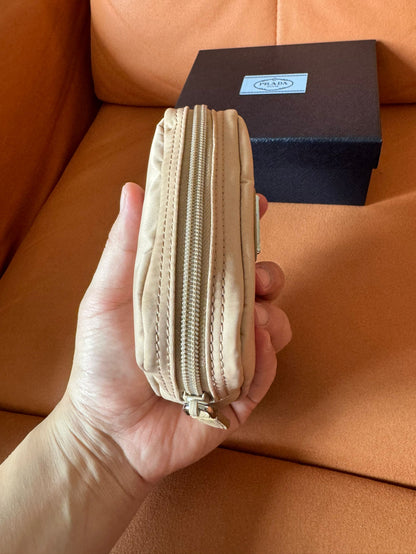 Bolsas y estuches de maquillaje Prada