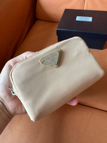 Bolsas y estuches de maquillaje Prada