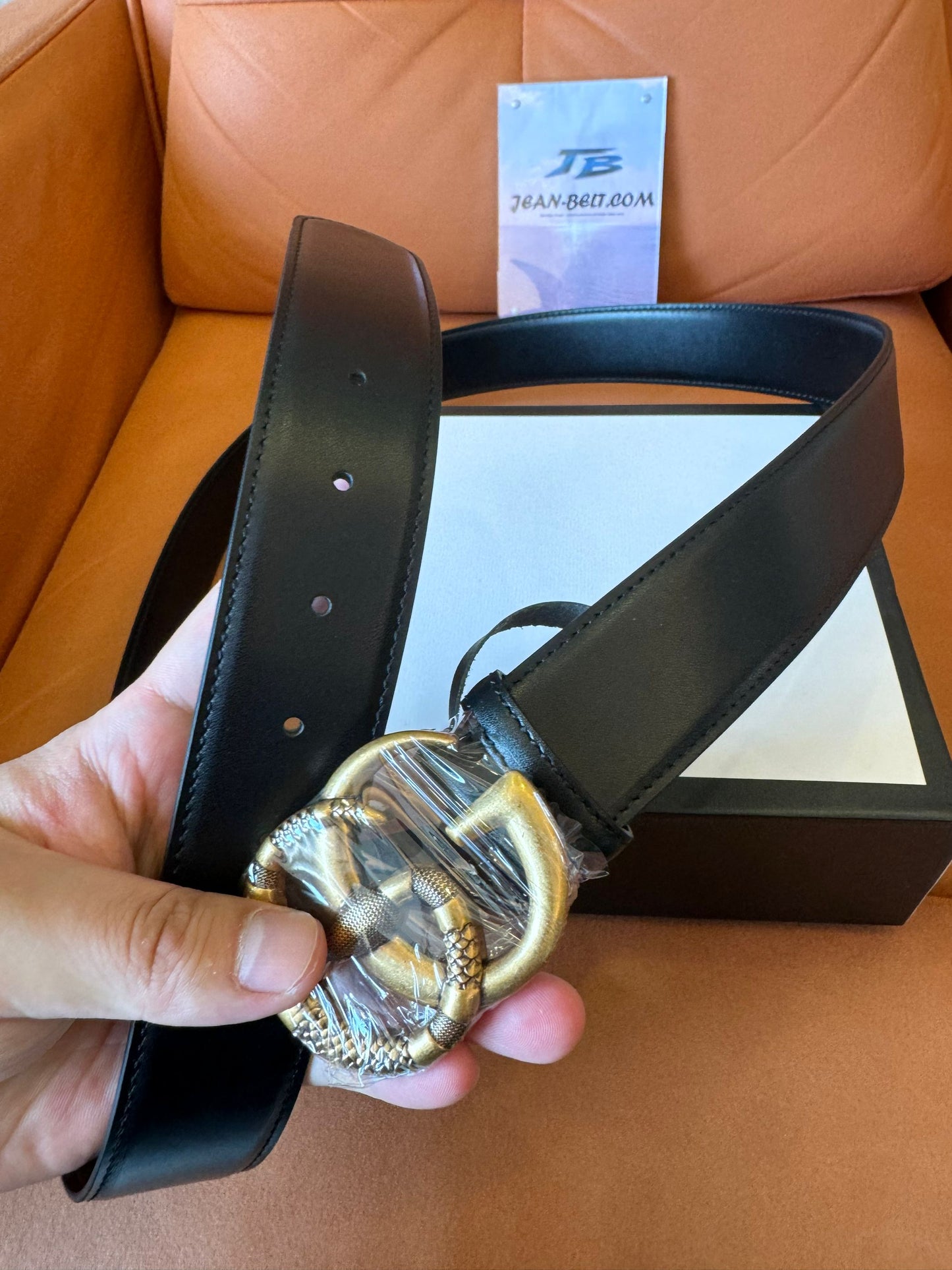Cinturón de piel Gucci con hebilla de serpiente de latón antiguo