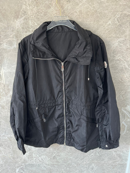 Jaqueta leve com capuz Moncler