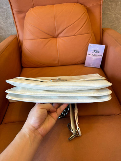 Petit sac à rabat doux naturel pour femmes Balenciaga en blanc optique