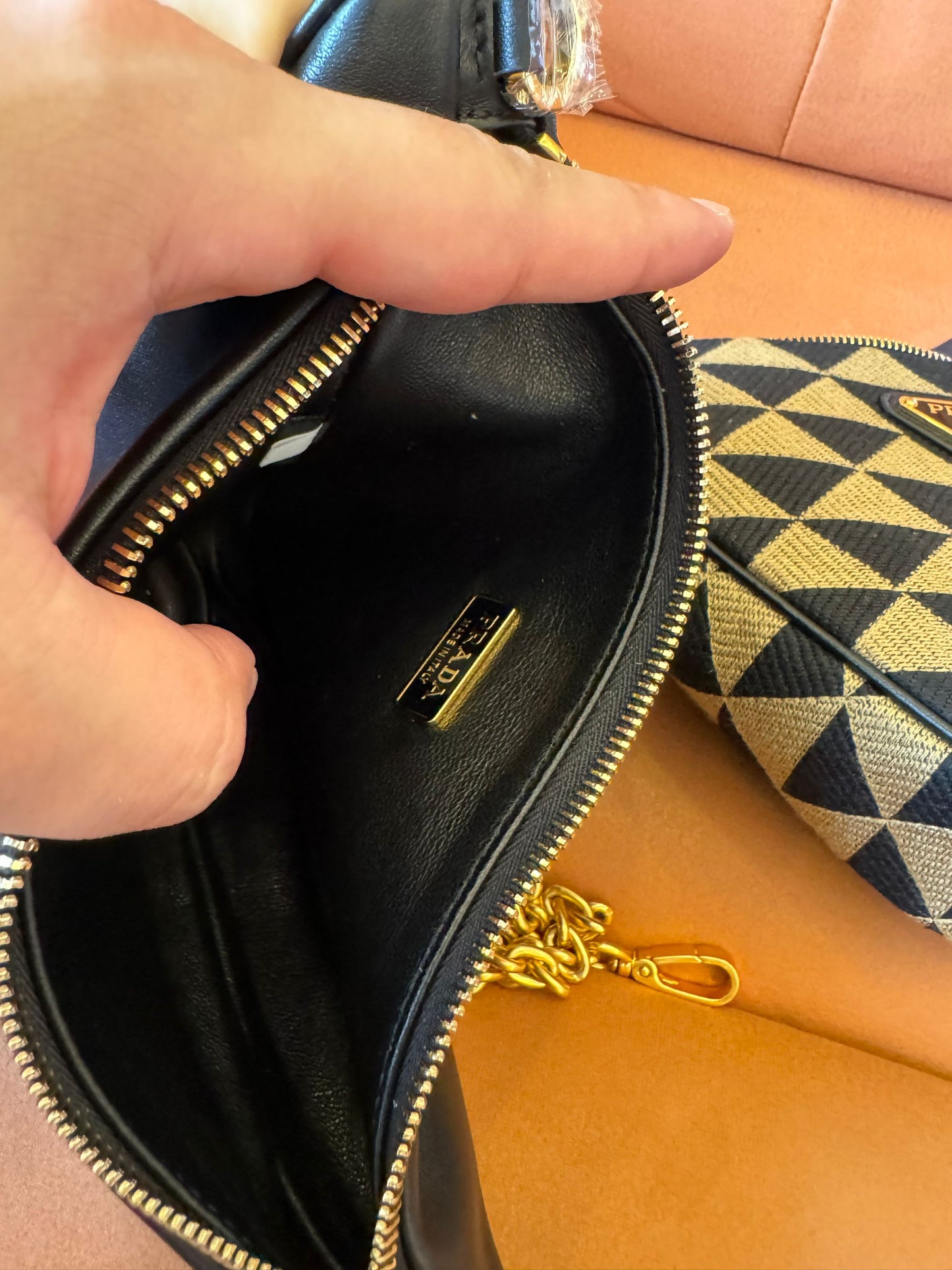 Prada bolso de hombro con símbolo triangolo en jacquard