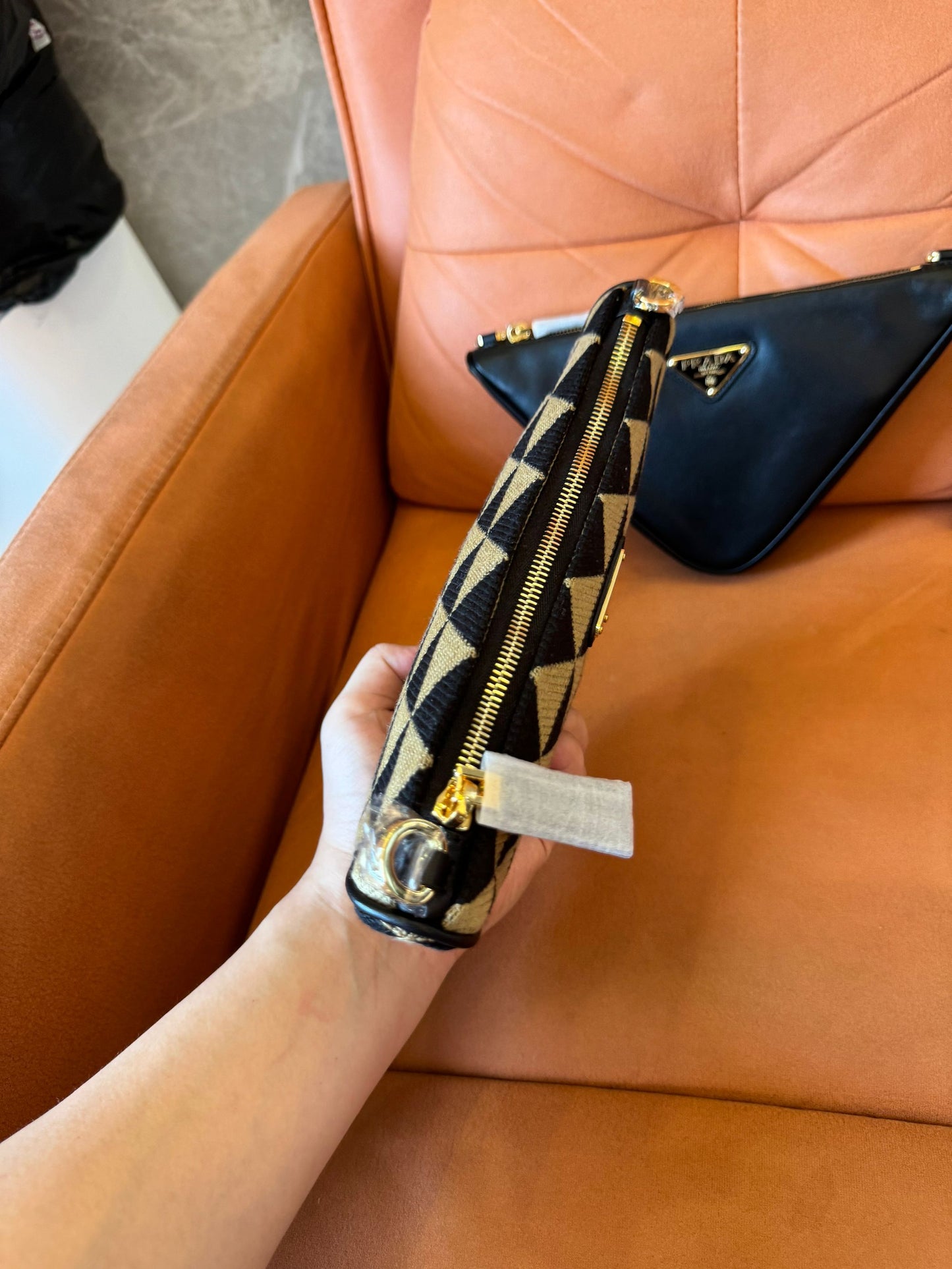 Prada bolso de hombro con símbolo triangolo en jacquard