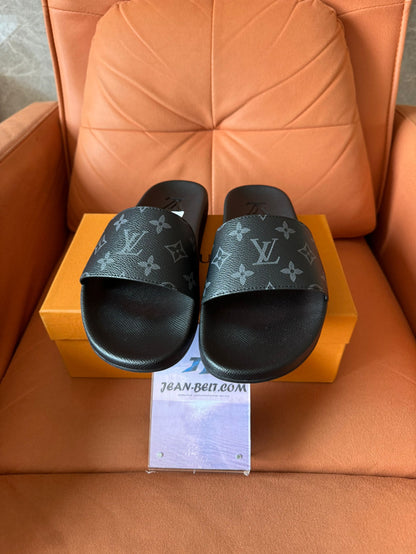 Slides Louis Vuitton Waterfront com monograma Eclipse