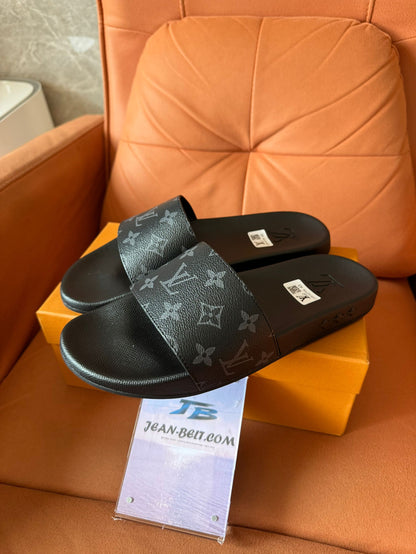 Slides Louis Vuitton Waterfront com monograma Eclipse