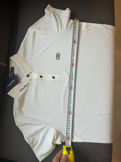 Polo blanco de Ferragamo