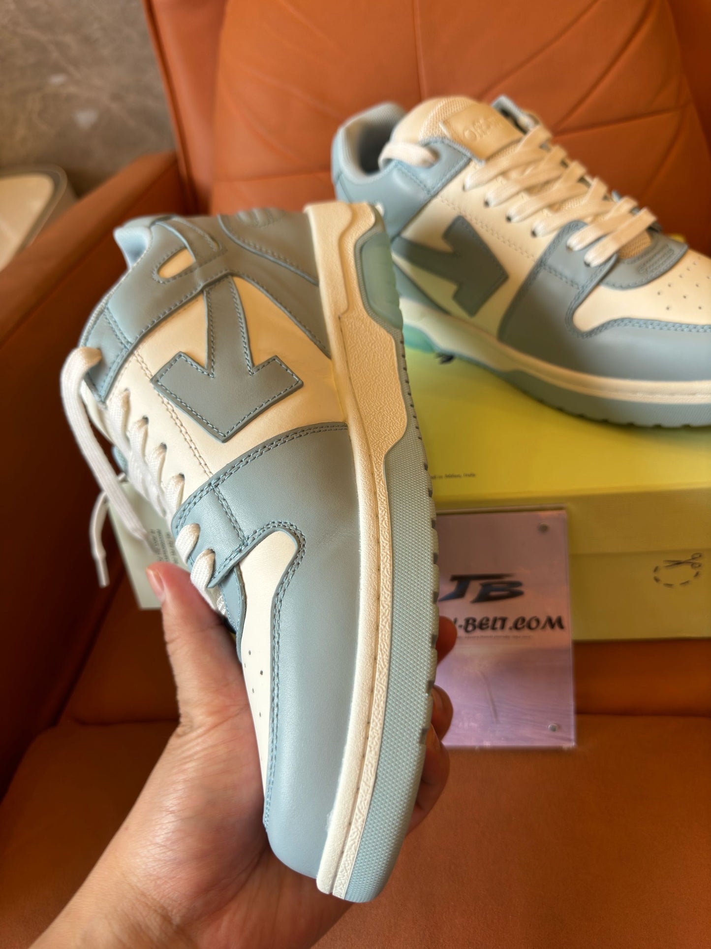 Zapatillas Off-White™ Out of Office en azul claro/blanco