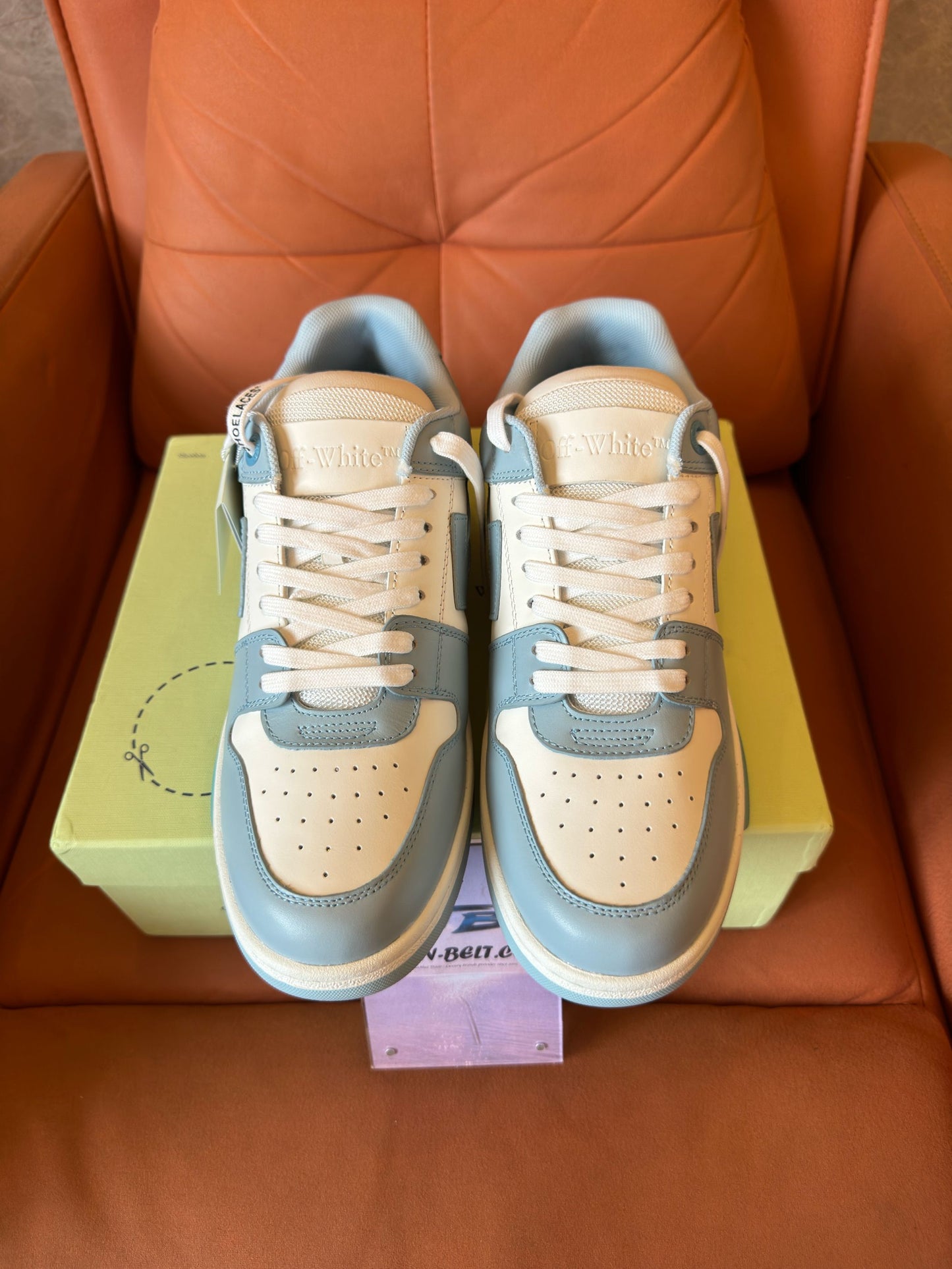 Zapatillas Off-White™ Out of Office en azul claro/blanco