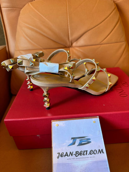 Sandalias de tacón alto de aguja Valentino para mujer