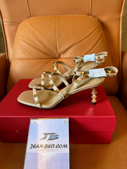 Sandalias de tacón alto de aguja Valentino para mujer