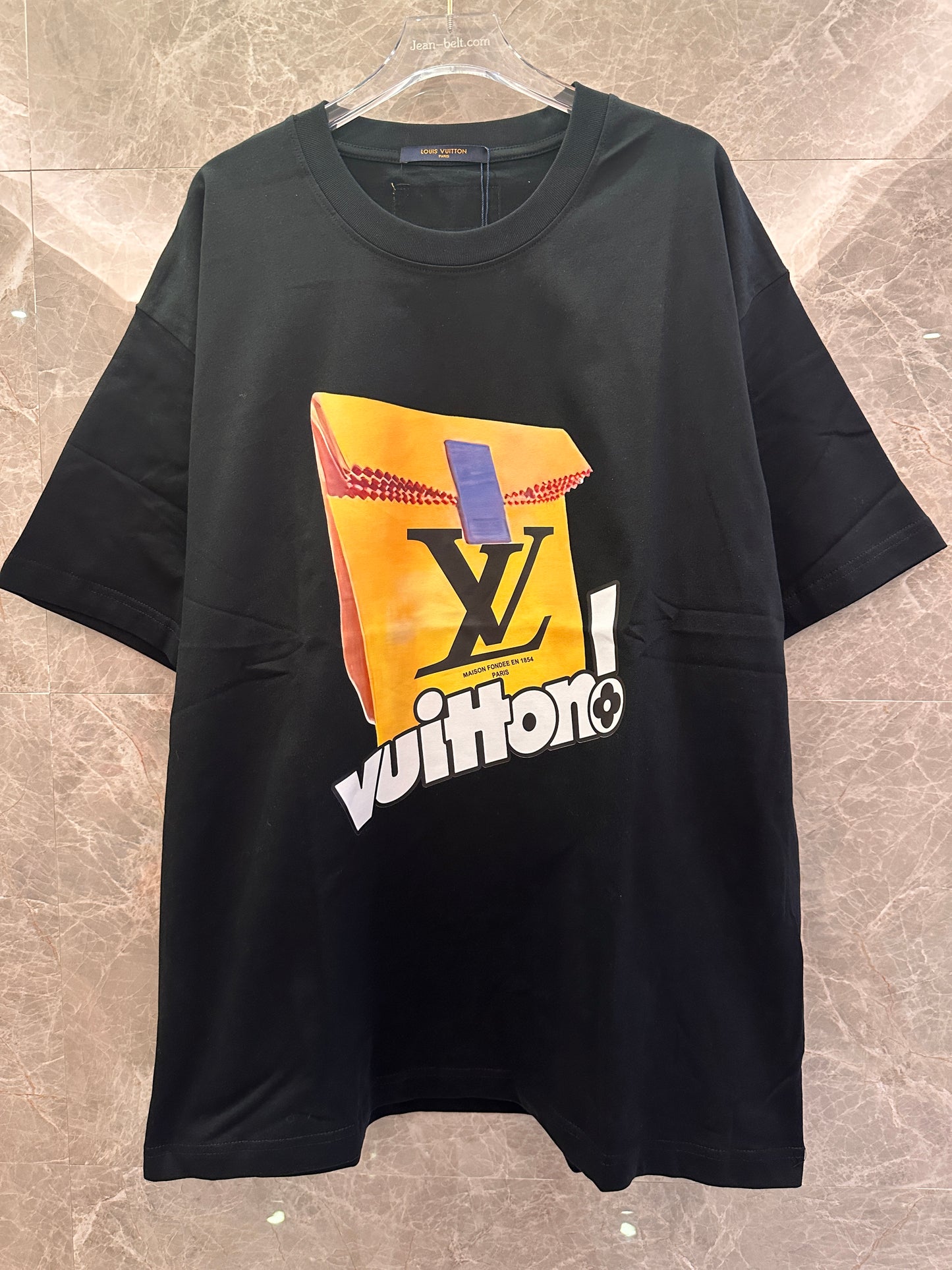 Camiseta con estampado gráfico de Louis Vuitton