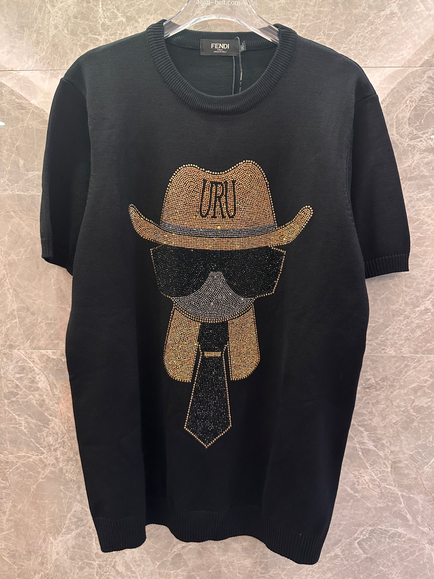 Camiseta negra con gráfico de diamantes de imitación de Fendi