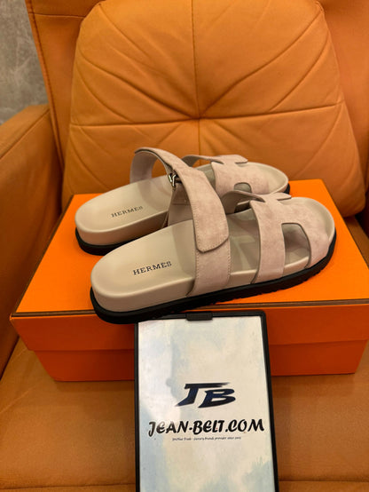 Sandálias Hermès Chypre camurça bege