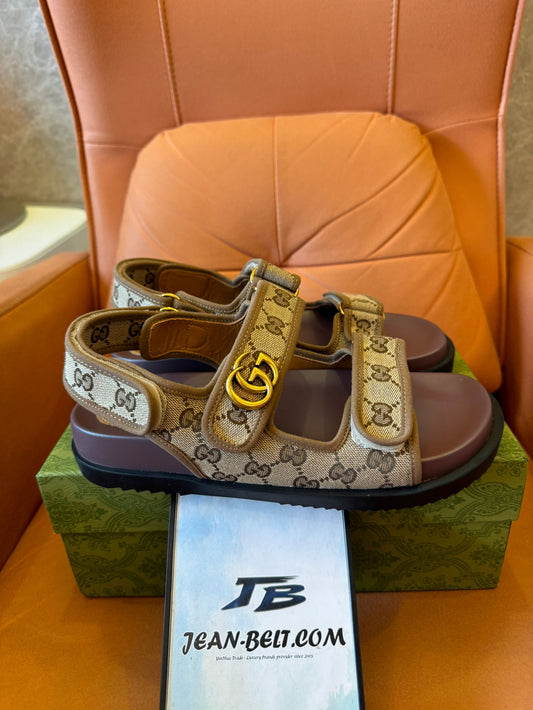Sandálias Gucci com monograma duplo G - lona bege com logotipo icônico