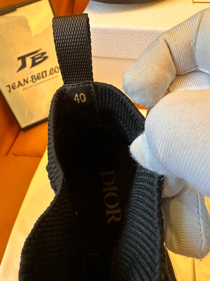 Zapatilla alta Dior Explorer de malla negra con detalles de logotipo