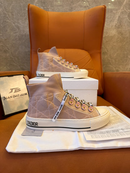 Zapatillas altas rosas Dior J'Adior con cordones de la marca