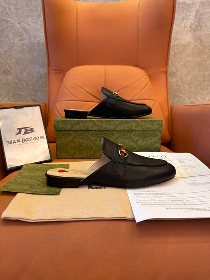 Mulas de couro Gucci Princetown com detalhe de teia