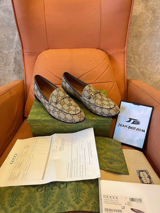 Mocasines Gucci originales de lona GG en beige y ébano para mujer
