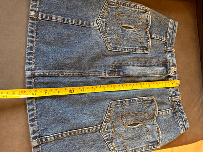 Conjunto de chaqueta vaquera y falda de Chanel