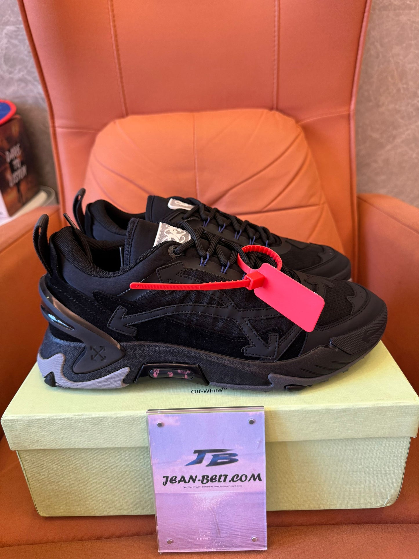 Tênis off-white preto