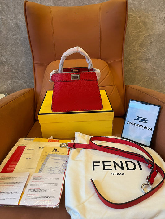 Bolso mini peekaboo FENDI bandolera/de hombro - piel granulada roja