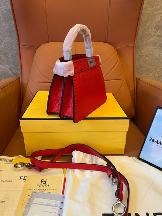 Bolso mini peekaboo FENDI bandolera/de hombro - piel granulada roja