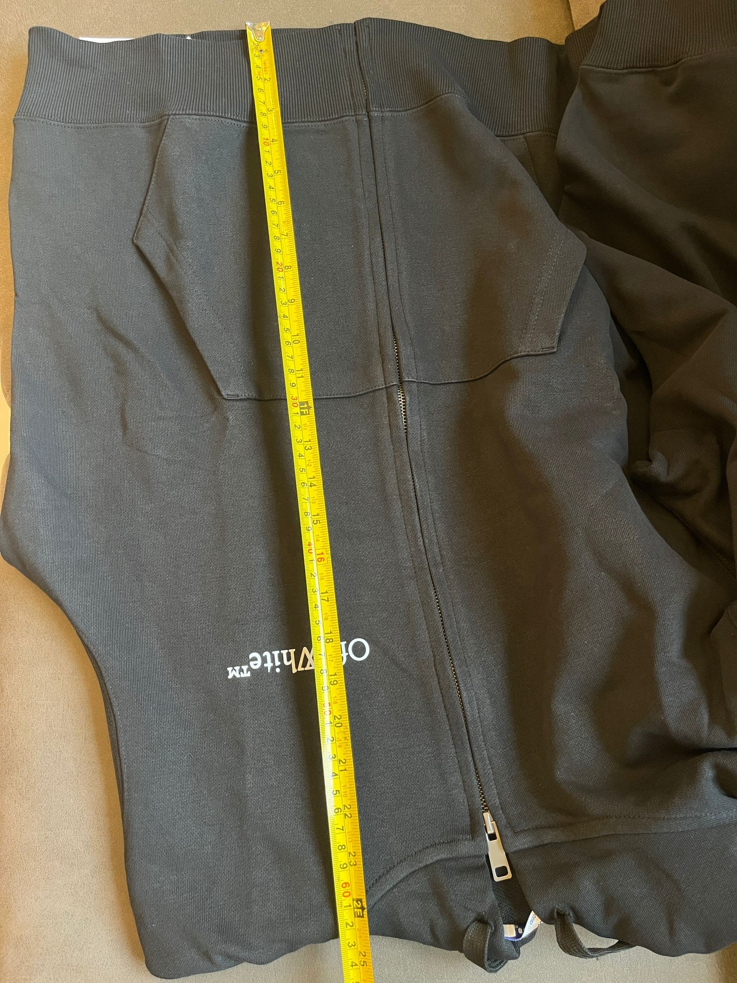 Moletom com capuz e zíper fino Caravag Arrow Off-White estilo masculino
