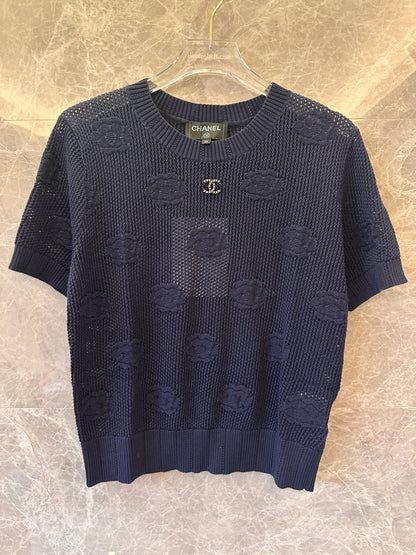 Top en tricot à manches courtes Chanel Camélia