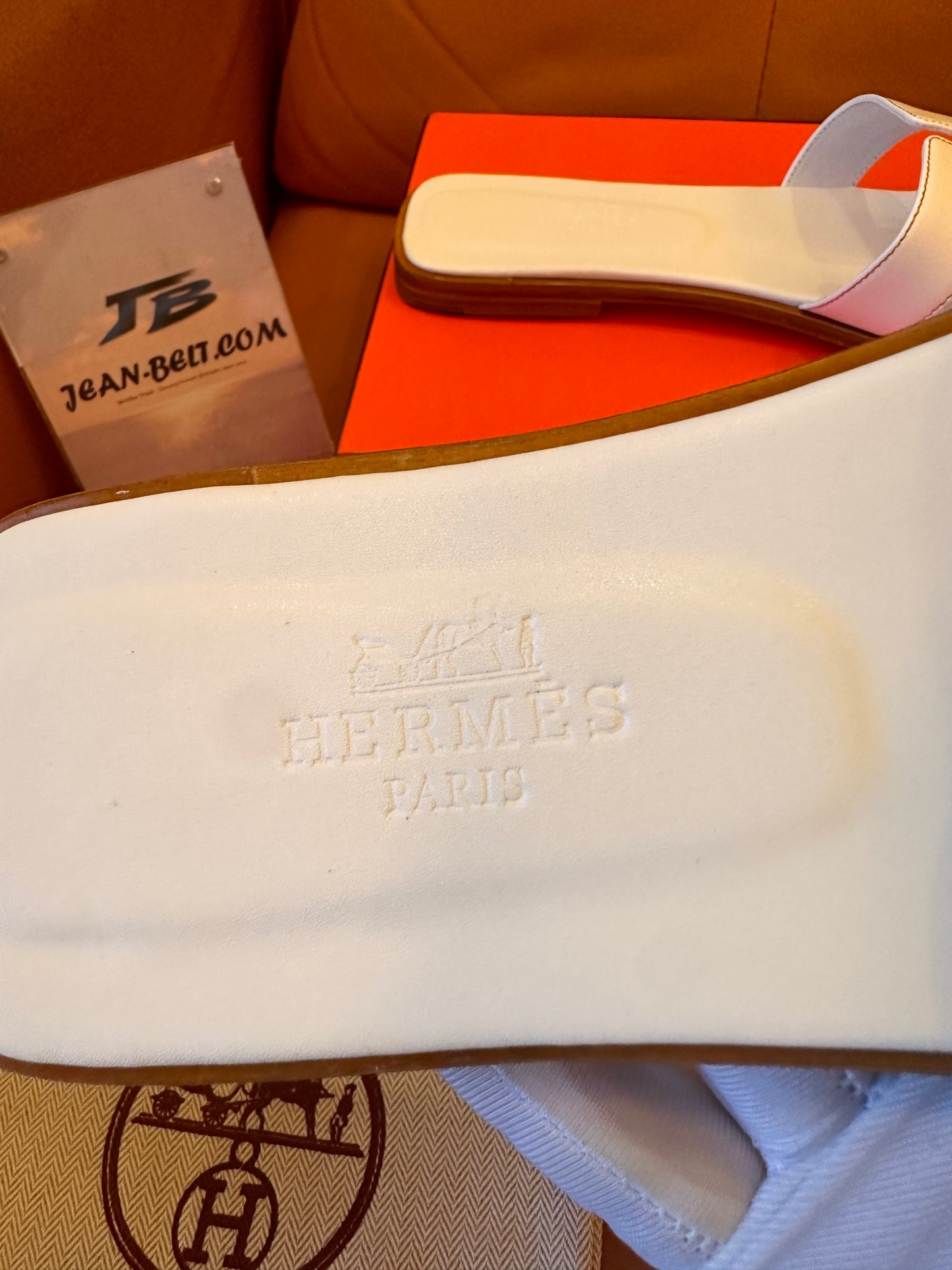 Sandalias Hermes naranjas y blancas