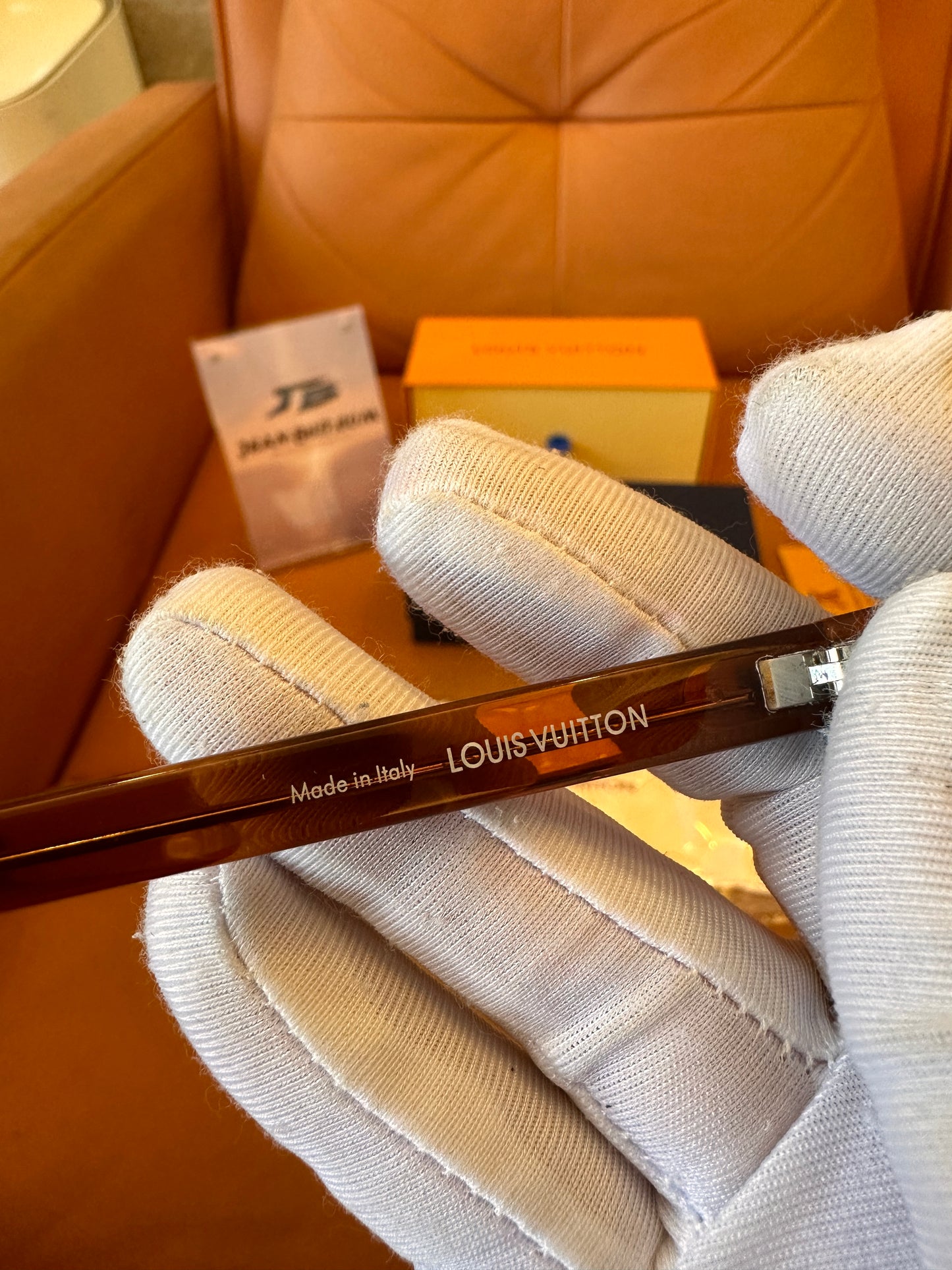 Óculos de sol quadrados Louis Vuitton LV marrom